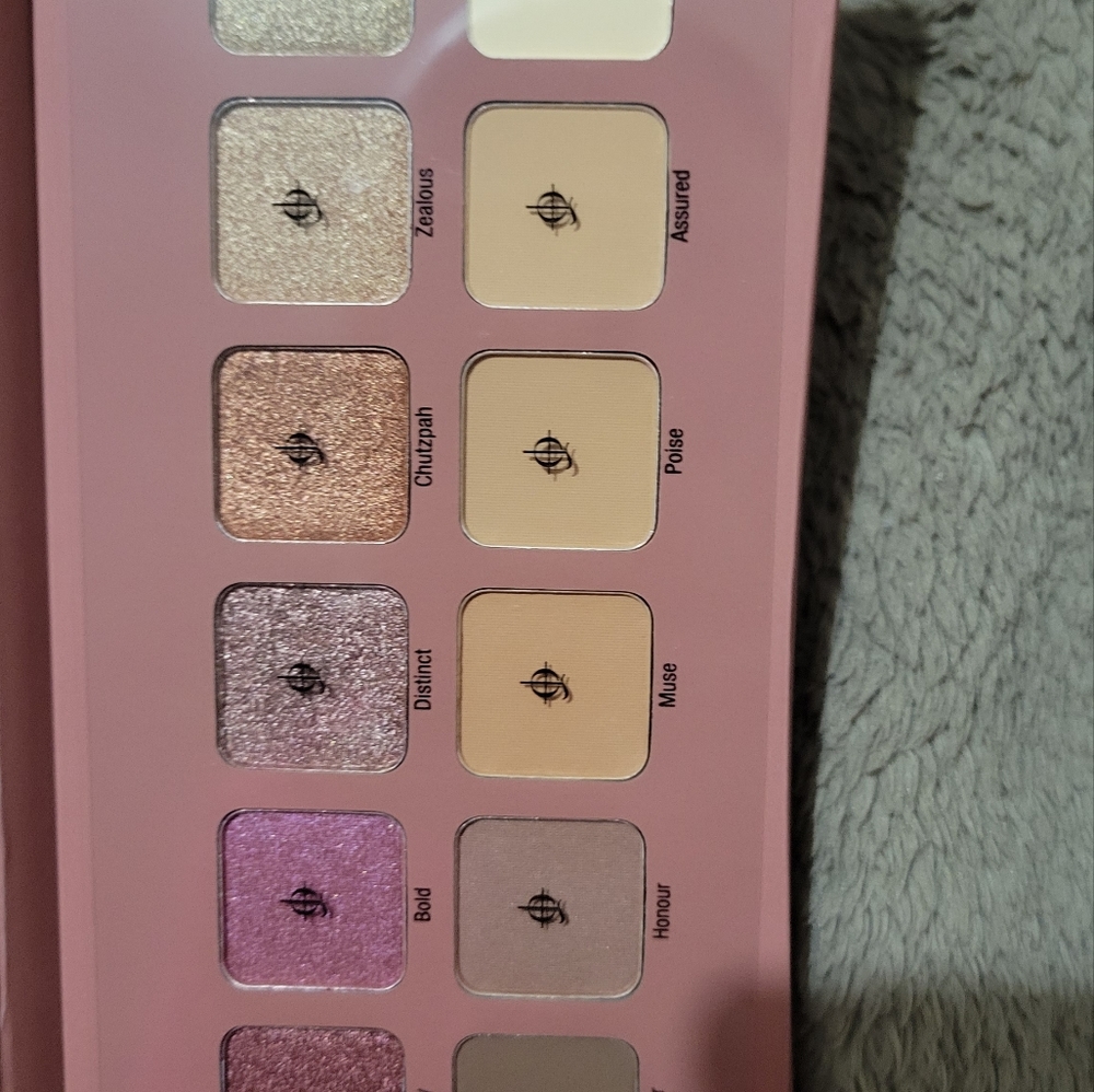 NIB Illamasqua unveiled artistry palette - Picture 4 of 5